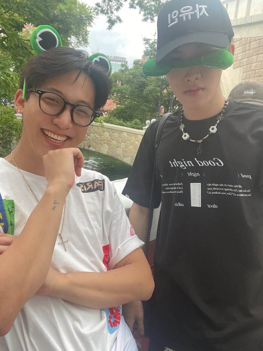 davii_official's tweet photo. PUN 과 함께한 영상이 공개 됬어요 🐸
🔗https://t.co/vwaebBZY2R

@highcloudent 
#DAVII #다비
#PUN #빤
#청개구리 https://t.co/hQxzOfnxyd