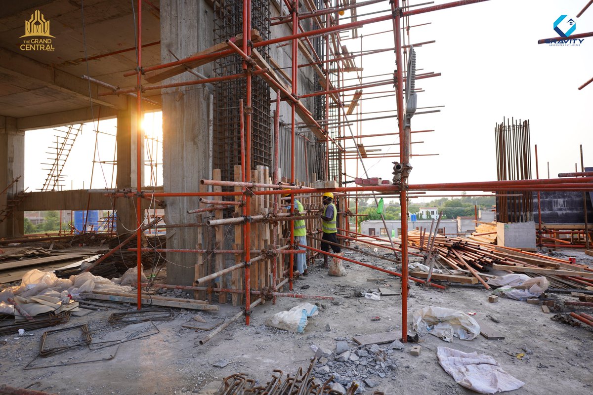 GravityLhr's tweet photo. Our TGC construction team is working 24/7 through this summer heat!

Site office: Near Marhaba Mahal, East Canal Road, Faisalabad. 
Lahore: 36 CCA, DD-Block, DHA Phase 4, Lahore.

Contact us: 
041 111 404040 / 042 111 404040 
0300 0500697 / 0300 0500698 
 
https://t.co/Jb6Q9gEGVo https://t.co/wOtiRYrnUs