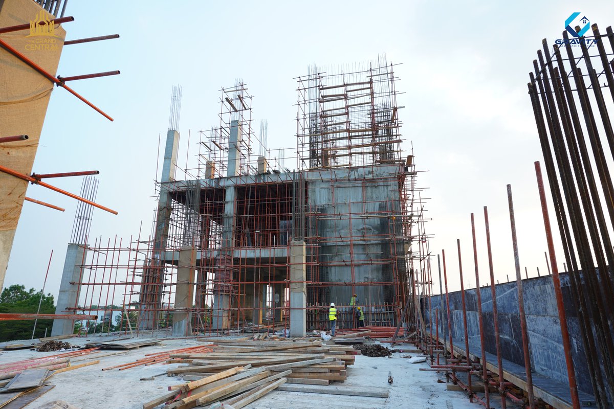 GravityLhr's tweet photo. Our TGC construction team is working 24/7 through this summer heat!

Site office: Near Marhaba Mahal, East Canal Road, Faisalabad. 
Lahore: 36 CCA, DD-Block, DHA Phase 4, Lahore.

Contact us: 
041 111 404040 / 042 111 404040 
0300 0500697 / 0300 0500698 
 
https://t.co/Jb6Q9gEGVo https://t.co/wOtiRYrnUs