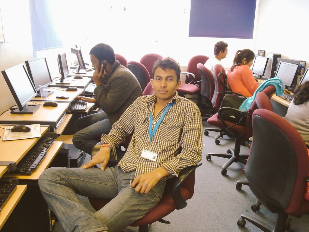 BaluReddyUKing's tweet photo. #CollegeTwitter
first Day at University in the UK. https://t.co/7L21bYwmWP