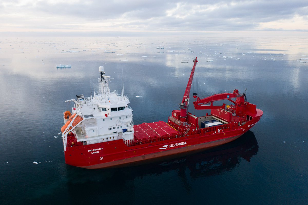 The annual #FramStraitNPI Cruise is now heading towards Greenland from Longyearbyen. We're going to pick up/deploy scientific moorings + sample water (a lot) on our way back to #Svalbard.

Follow the ship ➡️ marinetraffic.com/en/ais/home/sh…

📷 Samuel Martínez Llobet #NorskPolarinstitutt