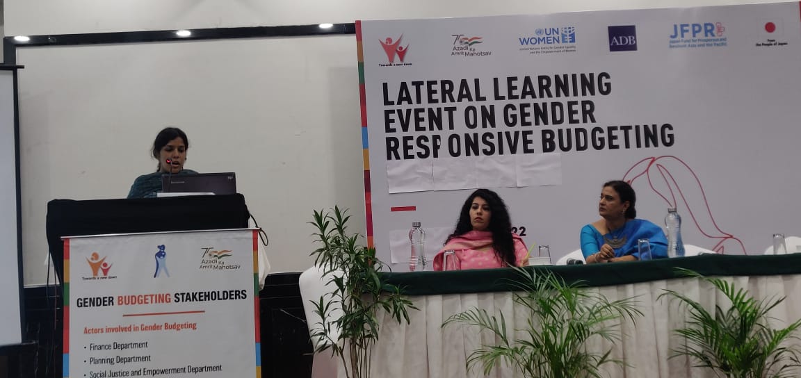 OpenBudgetsIndia (@openbudgetsin) on Twitter photo Today, Shruti Ambast of CBGA presented on 'Breaking the Stereotype - Unlocking #women Potential' during Lateral Learning Program on #GenderResponsive #Budgeting (West -Central Zone), organised by Dept. of Women and Child Development, Govt. of MP &
<a href="/unwomenindia/">UN Women India</a>
in Indore. Today, Shruti Ambast of CBGA presented on 'Breaking the Stereotype - Unlocking #women Potential' during Lateral Learning Program on #GenderResponsive #Budgeting (West -Central Zone), organised by Dept. of Women and Child Development, Govt. of MP &
<a href="/unwomenindia/">UN Women India</a>
in Indore.
