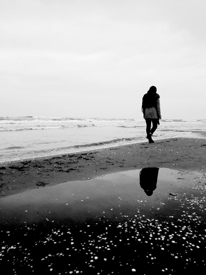 Luna_night98's tweet photo. Gm my friends🤍💖
Lets have a walk by the sea🌊
***************
Left Alone Collection
1/1 Edition
Available on objkt
#tezos #photography #NFTs #NFTCommunity https://t.co/IztfZt80pT