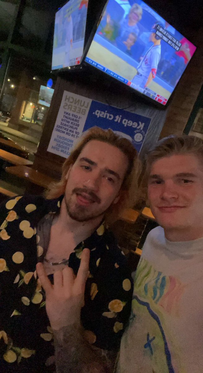ksmac31's tweet photo. It was good meeting you man! Big things are coming @viiintge https://t.co/SW6LfFAotR
