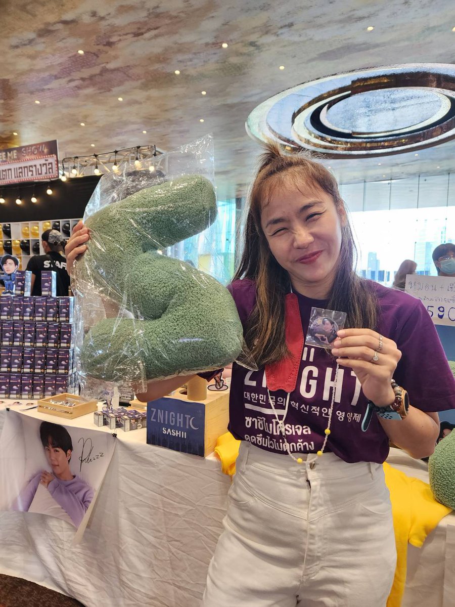 SASHII_Official's tweet photo. ใบสุดท้ายแล้วฮับ ที่บูธได้เลย😊 #ZeeMeShowConcert https://t.co/A6zDPnlquJ