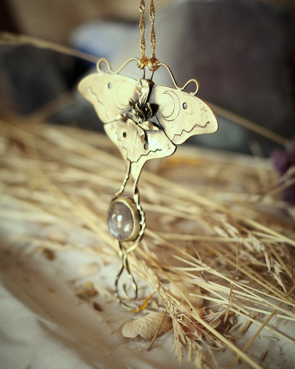 latisserande_'s tweet photo. Pierre de lune et #papillons nocturnes🌙
Avec le temps vous découvrirez que j'ai une certaine fascination pour la #nuit et la #lune ☺️
En attendant ces 4 #merveilles sont à adopter et pour en savoir plus sur chacun d'entre eux 👉https://t.co/pzcoKKcZT8
#pierredelune https://t.co/qN1yTWelp7