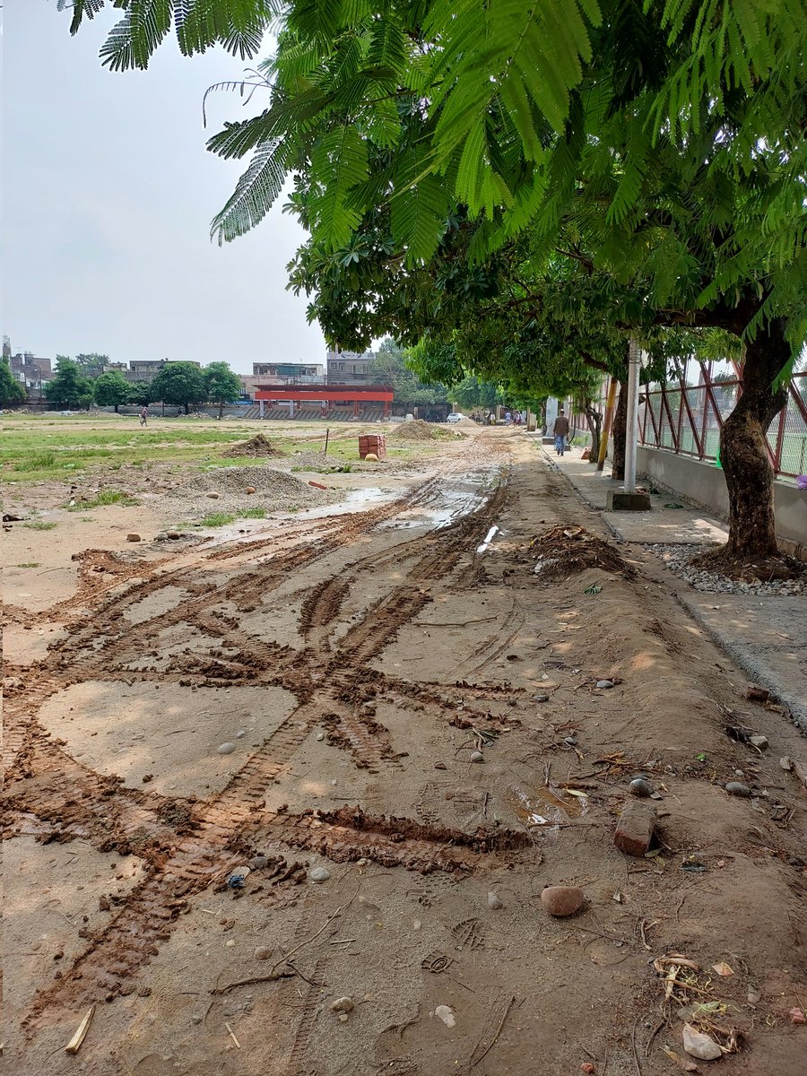RAJANGANDHI's tweet photo. While @narendramodi ji emphasizing @kheloindia
#Jammu s only play ground @ #Parade like this for last 2 yrs @Jammusmartcity @jmcjammu @JKSportsCouncil in total paralysis
@manojsinha_
Ji kabhi JMU ka visit bhi karo just opposite ur #CivilSectt
@PMOIndia @HMOIndia @diprjk https://t.co/tCtj79fomU