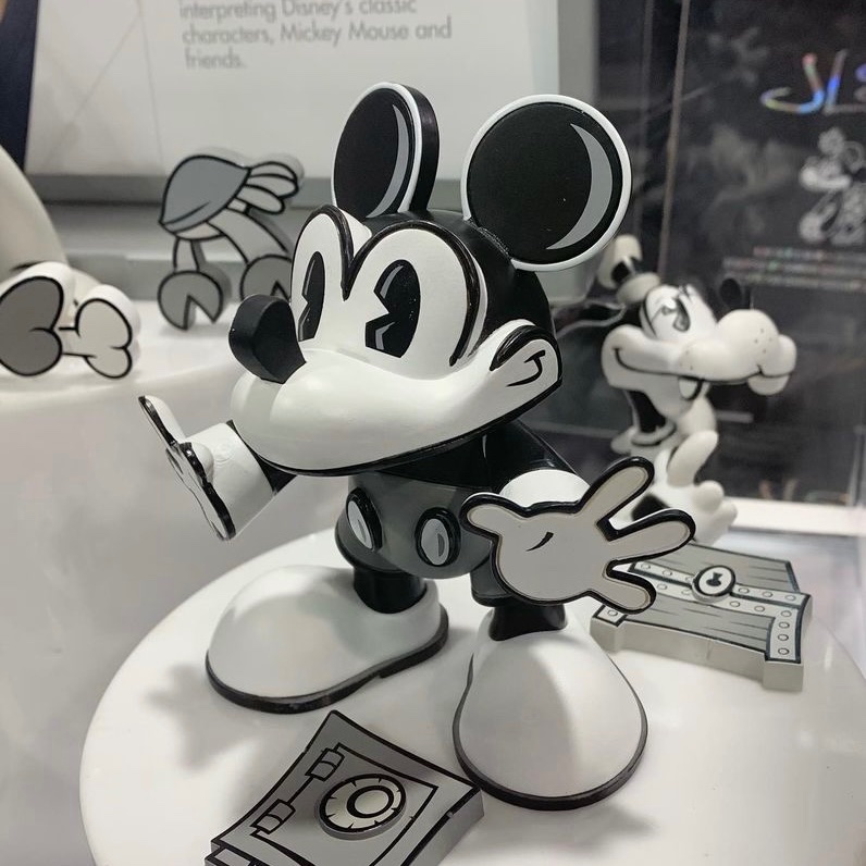 tomwattersart's tweet photo. These new figures by
@Disney x @joeledbetter
are amazing!
Mickey,Minnie,Donald,Daisy,Goofy and Pluto. Fantastic work!
@DisneyD23 #disney #DisneyD23 #designertoys #mickeymouse #joeledbetter https://t.co/sKNqOH2J8u