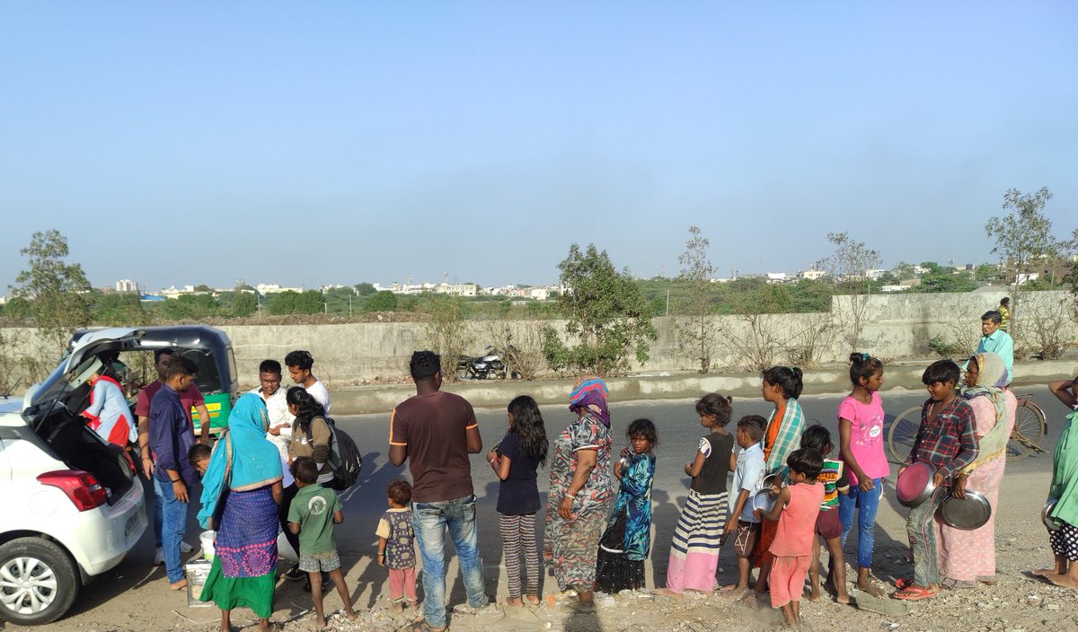 Serving_Ranger's tweet photo. Anyone having surplus food prepared in any functions can hand it over at the earliest by calling 88493 17172 / 87807 98292

So that the Rangers would come and collect the food to be served to the needy in ‘hunger spots’.

#servingranger #Ngoworkingforhunger #liftinguphandofhelp https://t.co/k3xrrt4Zwa