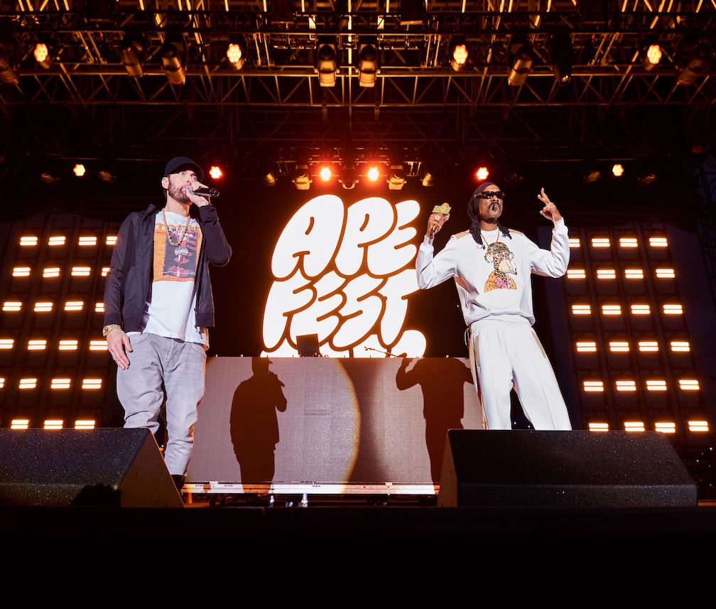 BoredApaeYC's tweet photo. On night four, ApeFest closed out with a new track by Snoop and Eminem, and a new music video featuring their Bored Apes. (If you haven’t seen it yet, check it out 👉https://t.co/0aXCUw9yuO https://t.co/3U8gc1v6hl