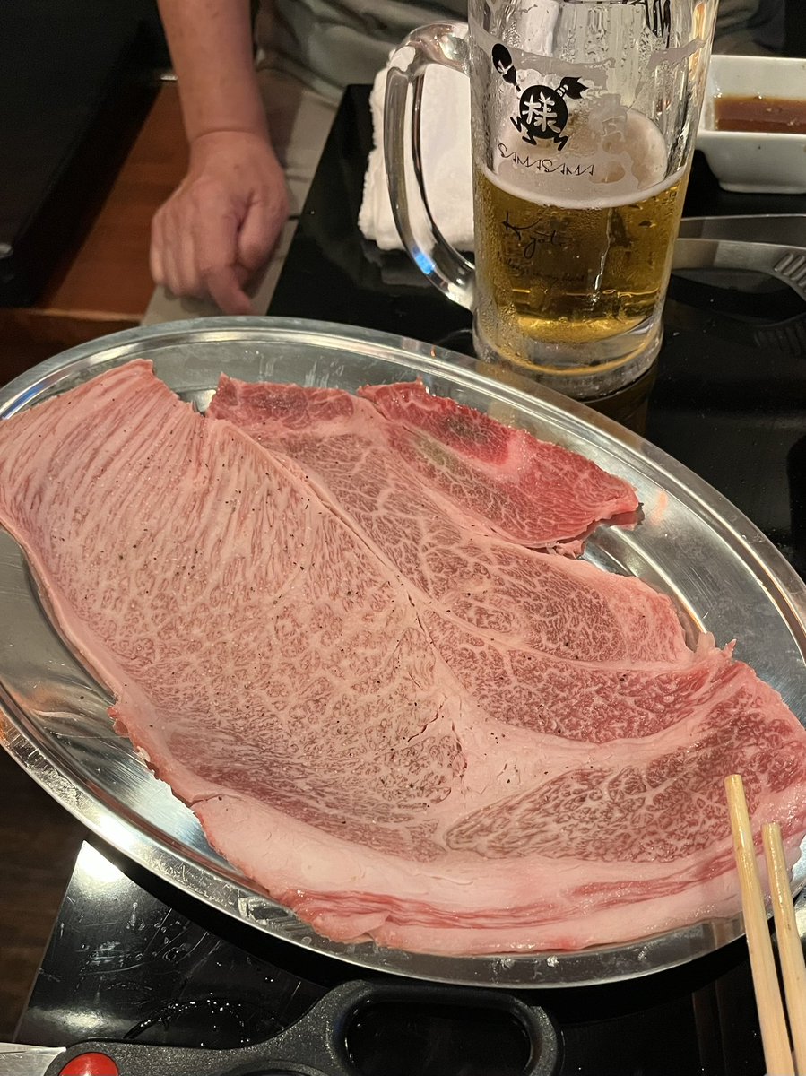 Gohoubi777's tweet photo. お義母さんの誕生日会🎂
ヤバいの出てきた🍖😆🍖
#焼肉
#様様
#THEカルビ木屋町店 https://t.co/01HIEnnHPB