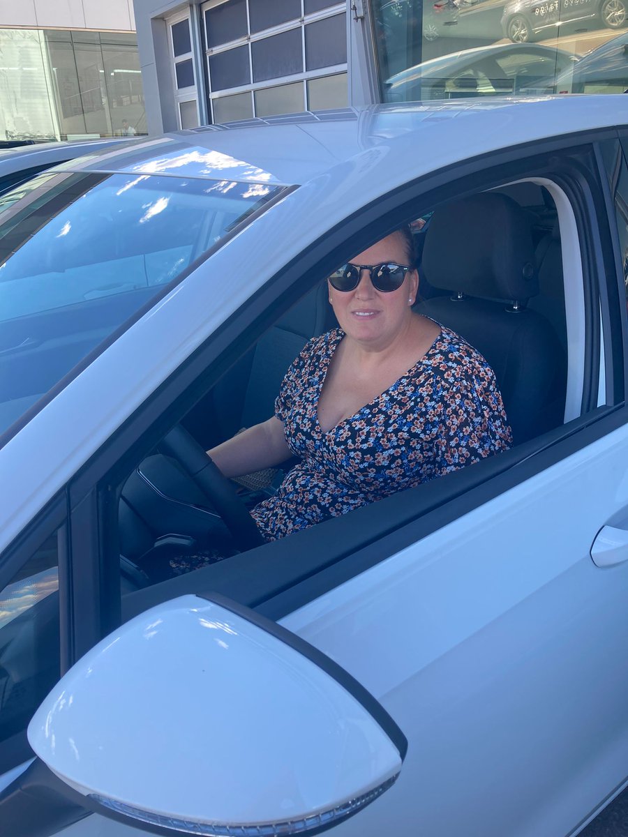 VW_AldautoMotor's tweet photo. Como anunciábamos ayer por la tarde, nos dispusimos a recibir a todos los Aldauters que solicitaron una prueba de conducción con nuestros Golf VIII.
Os dejamos algunas de las fotos en las que vemos a nuestros clientes felices por haber vivido esta experiencia Aldauter 😎 https://t.co/IcpdHPw4lI