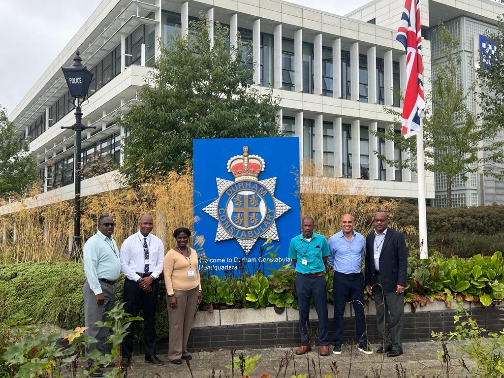 Good to be back in my native North East delivering the Leadership element of the 3rd ⁦<a href="/DurhamPolice/">Durham Constabulary</a>⁩ International Leadership Course. Great to work with 11 fully engaged Senior Leaders from Barbados &amp; Bahrain and very nice to receive such positive feedback. #leadership 👮🏽‍♂️👍🏽