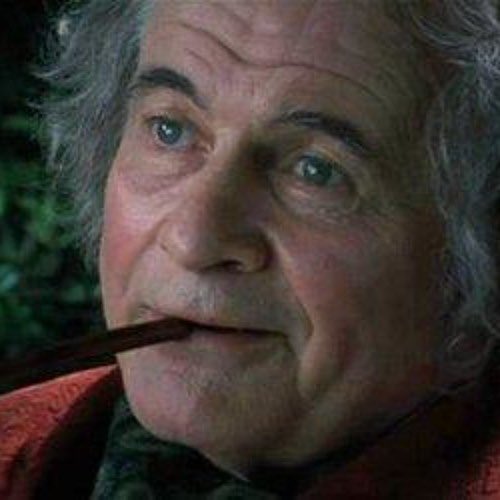 El Señor de los Anillos: La comunidad del anillo (2001):
Bilbo (Ian Holm) - “No es algo malo celebrar una vida sencilla”