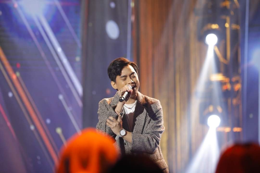 denniscute_'s tweet photo. Super proud kami palagi sayo loves 👏👏👏 We love you so much!💛💛💛
@brynchong
#BryanChong
#Bryanatics
#IdolPH2Showstoppers https://t.co/cbuK4THJmj