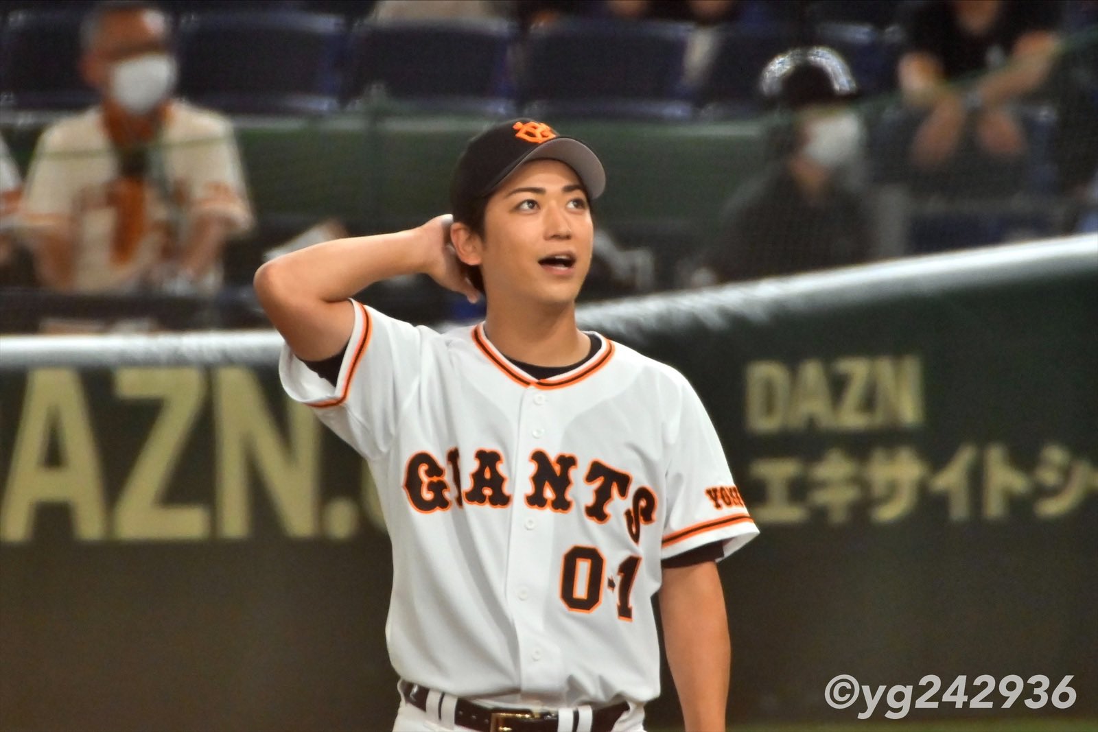 FcS1LkZakAEmd33?format=jpg&name=large