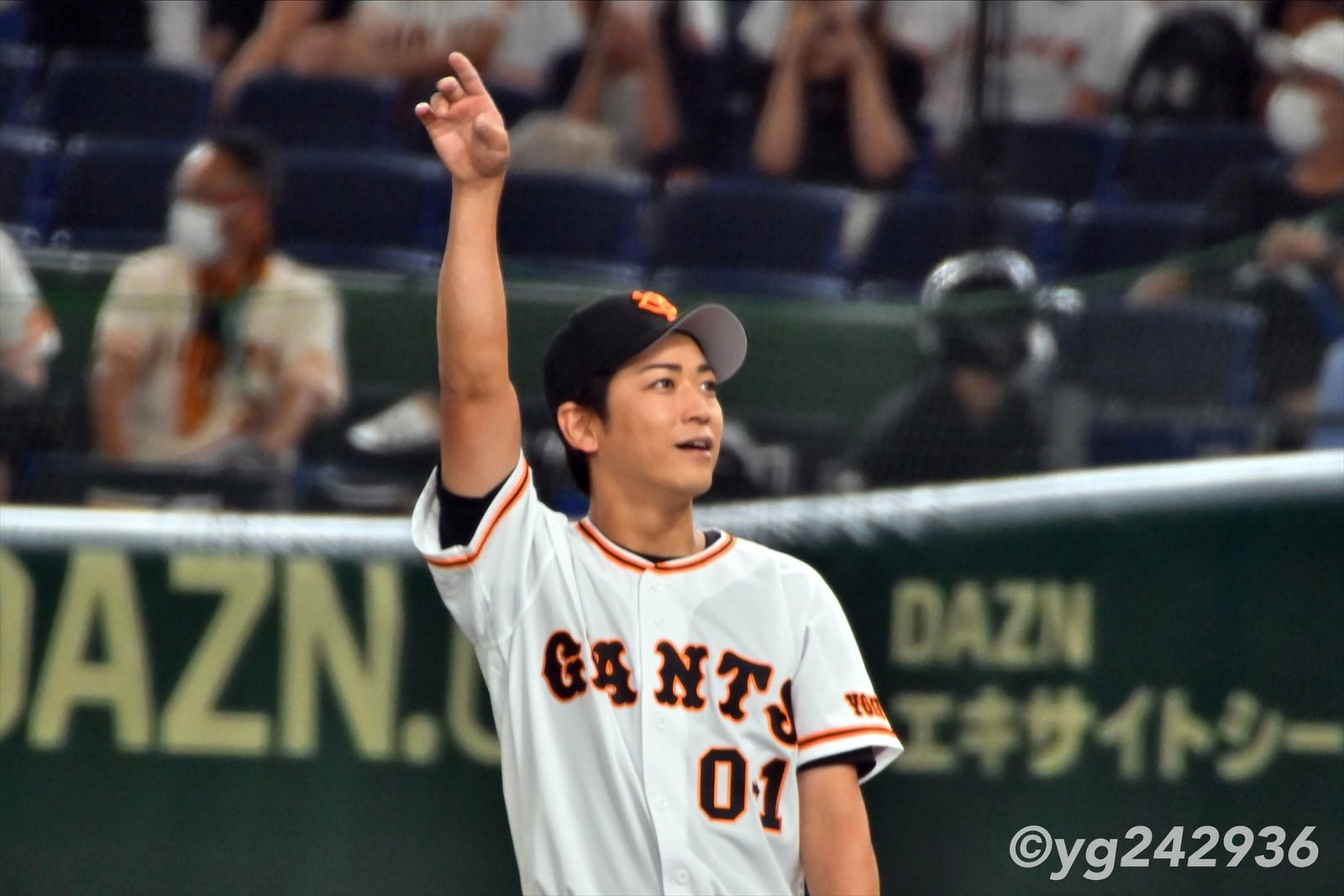 FcS1LkcakAkdUir?format=jpg&name=large