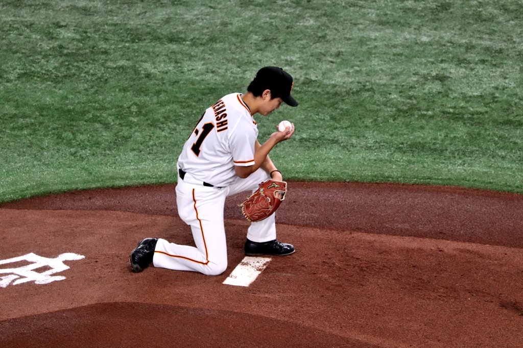 FcS1TzhakAIvcx8?format=jpg&name=medium