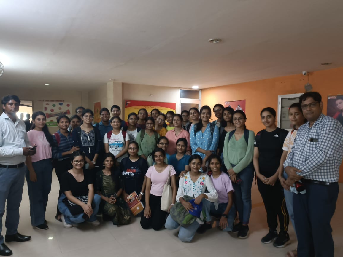 directoragbhu's tweet photo. IAS BHU https://t.co/MzPhH5MZKR(Ag) 4th yr students visited Parag Dairy &amp; Parle Agro, Varanasi during SRP program &amp; NSS activity. Students see the processing of milk &amp; commercial production of different type of biscuits. Nearly 160 students participated in this industrial visit. https://t.co/87JLdDfz1d