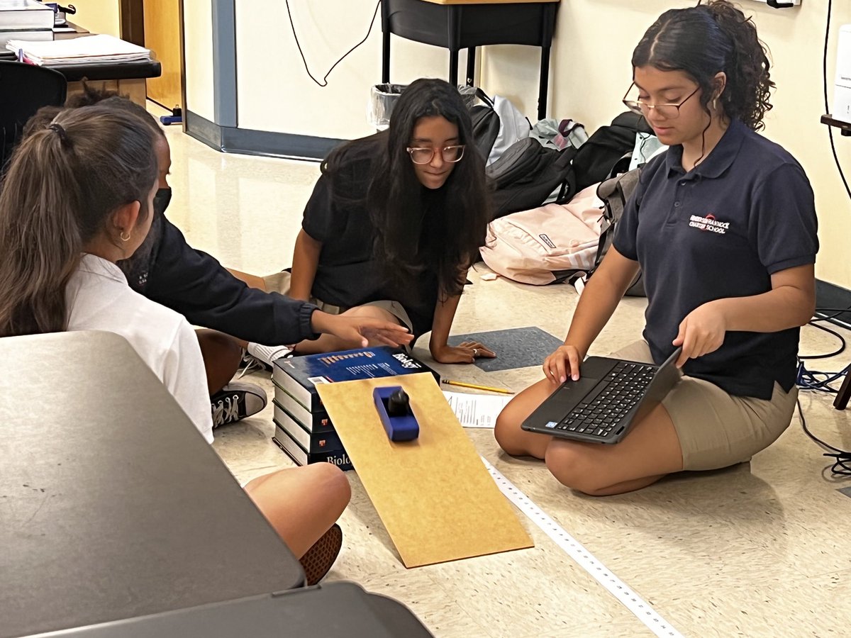 Natalie96118890's tweet photo. 8th grade students investigated the principles of Kinetic &amp; Potential Energy. It’s the best feeling in the world to see students collaborating. (Inquiry has a look and a sound) ⁦@AVID4College⁩ ⁦@CSUSAhq⁩ ⁦@NirvaniRamnath⁩ ⁦@HHCS_Hawks⁩ https://t.co/pljiHMkP3e