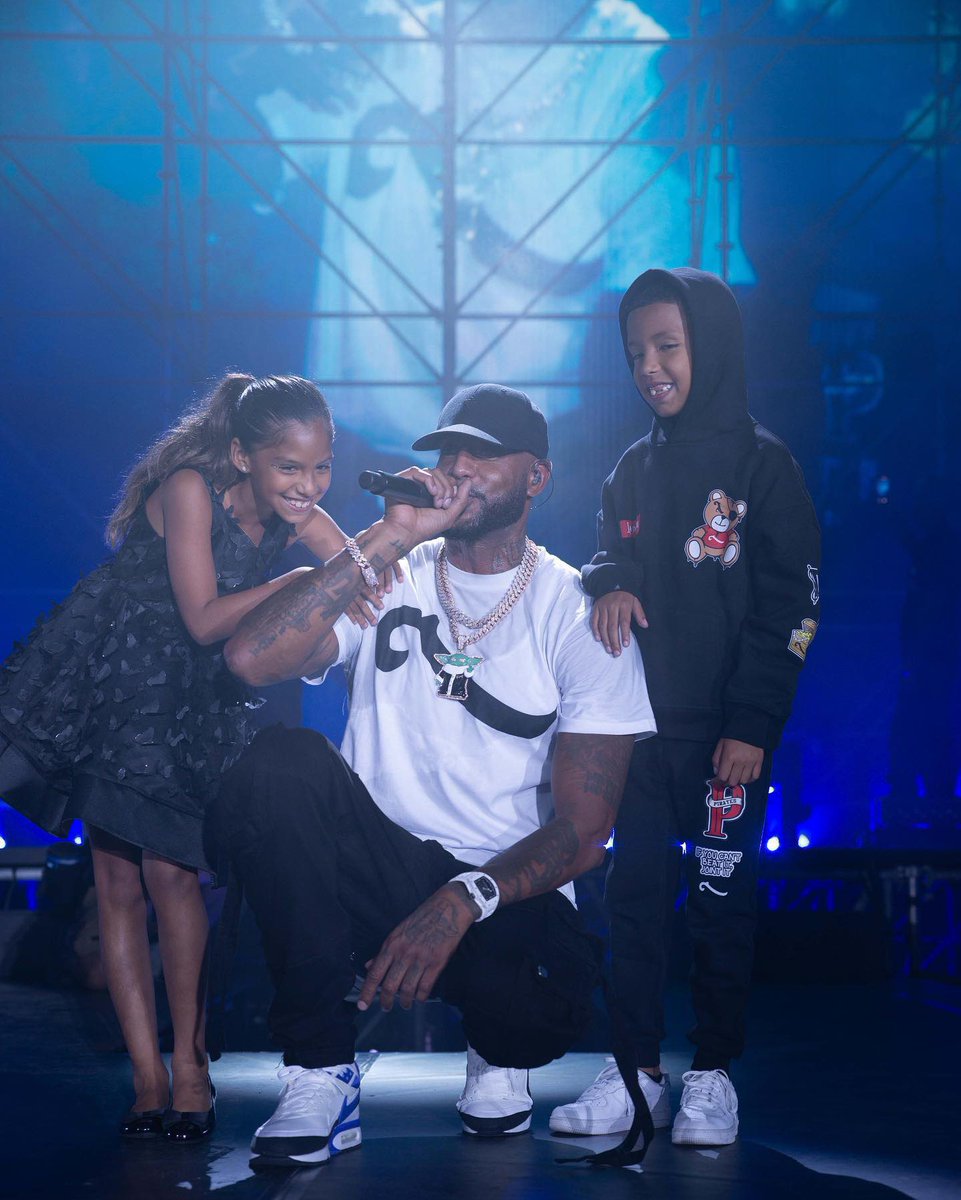 Kulturlesite_'s tweet photo. « Je n’ai que deux personnes dans ma vie, le reste ce n’est que du décor » ❤️

Booba - RST https://t.co/83ufBQVhFM