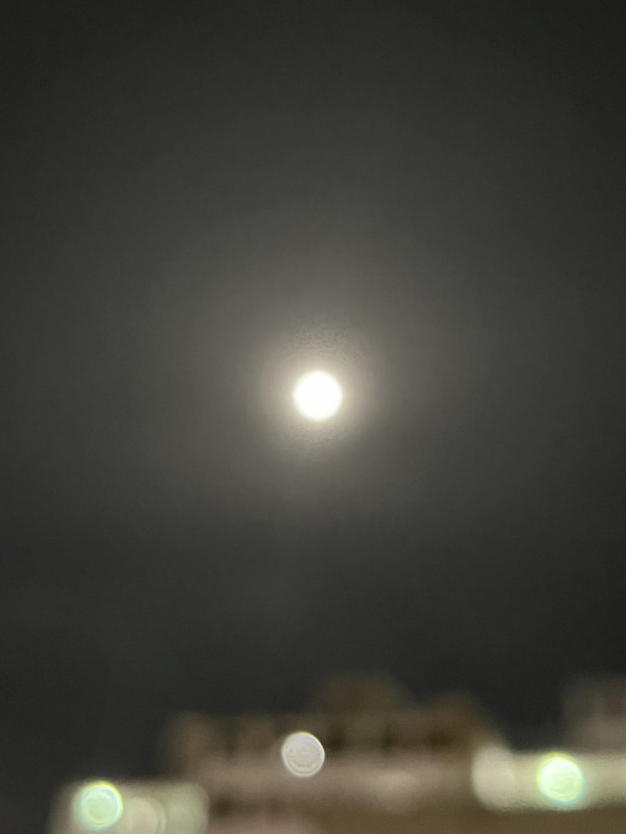 こんばんは~🌕

月が綺麗ですね🥰