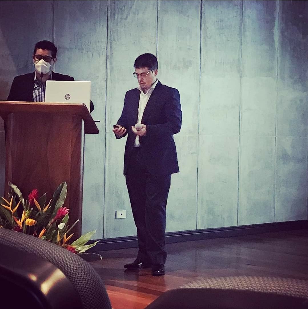 FranNeurooncol1's tweet photo. Muy agradecido a la organización de PINECOS por la invitación y en especial a Miguel esquivel.  Es un placer compartir en persona y ver a viejos y nuevos amigos.
#PINECOS #PURAVIDA https://t.co/PKOK27S653