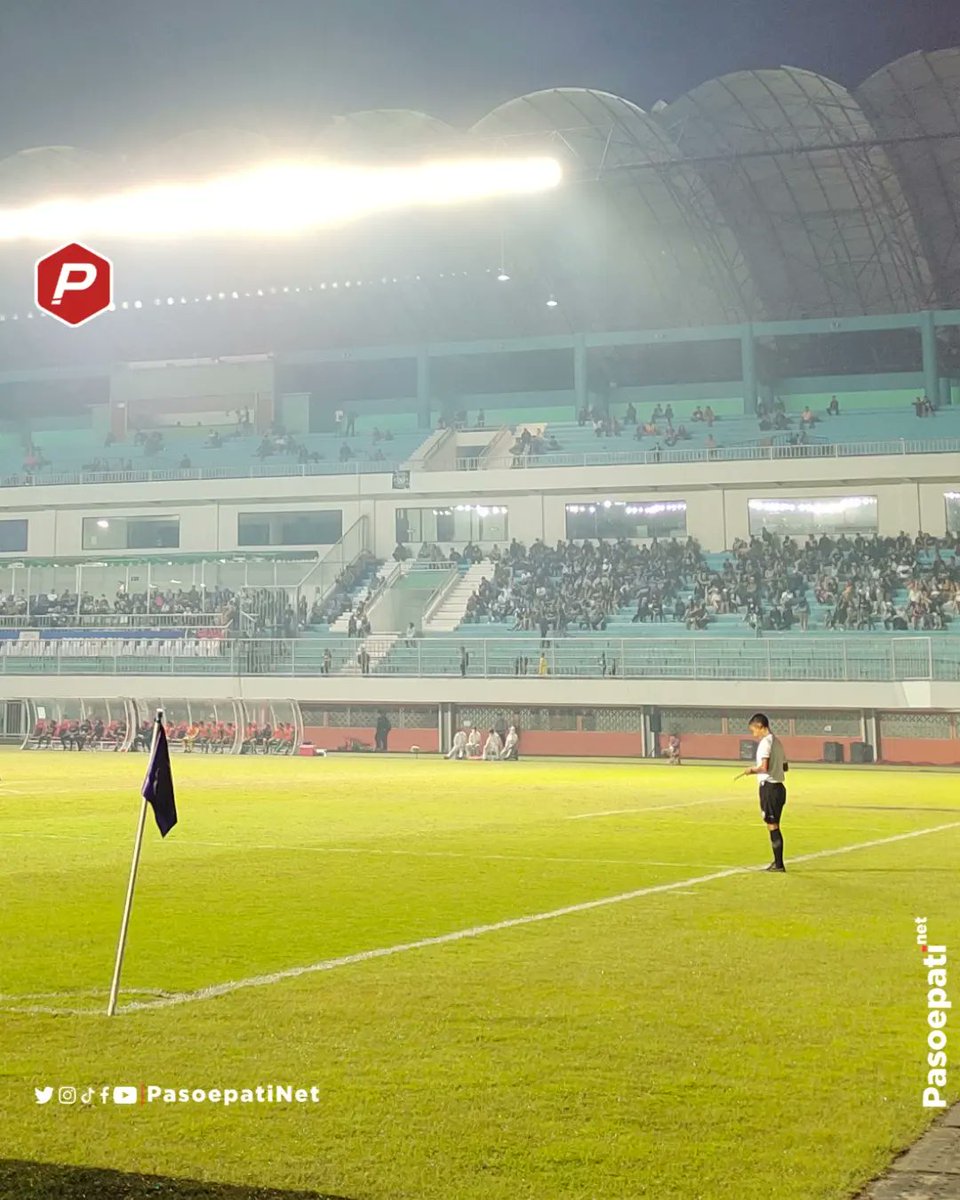 PasoepatiNet's tweet photo. MIS terlihat lengang #PSSPERSIS https://t.co/5pmoSCF0Fb