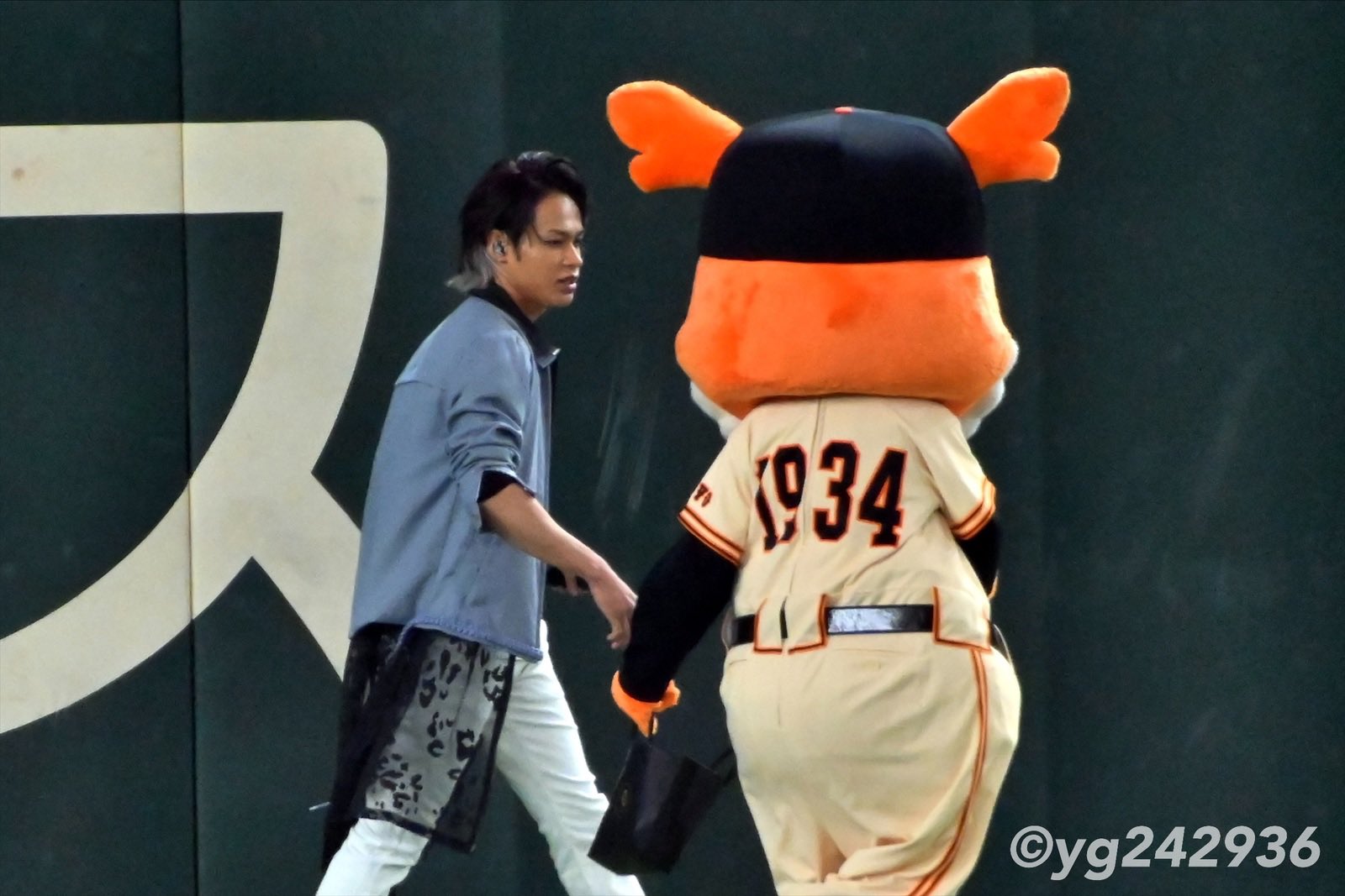 FcS3BFuakAA_cB8?format=jpg&name=large