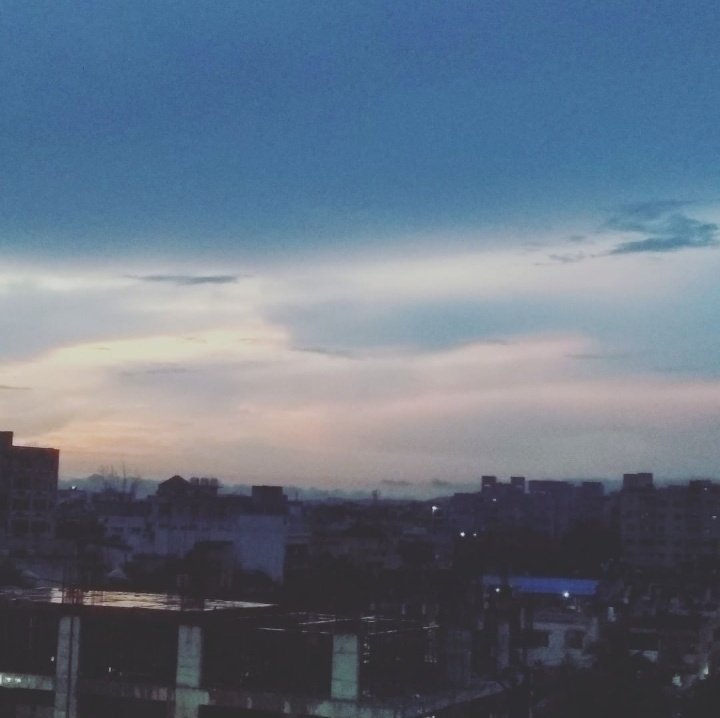 Beautiful sunsets need cloudy skies. -@paulocoelho