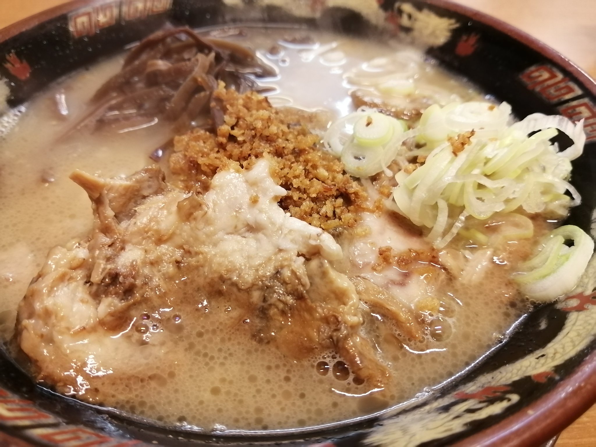 いっさ 誤字っさ Yonyon 鹿児島で最初の食事は 鹿児島ラーメン 豚とろ 天文館本店 豚とろラーメンを食べました 替玉もしました 笑 鹿児島 ラーメン 豚とろラーメン T Co Jb1gyuzofc Twitter