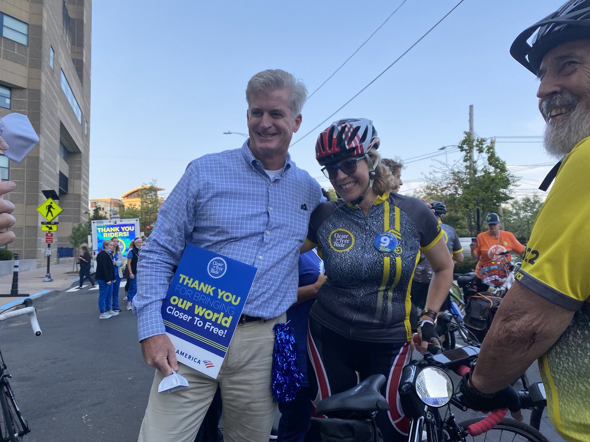 RobynTweeters's tweet photo. The Smilow Salute was awesome! Great to cheer on my @BankofAmerica  teammates and all the @CTFRide riders this morning. https://t.co/2OOsGyzlo6