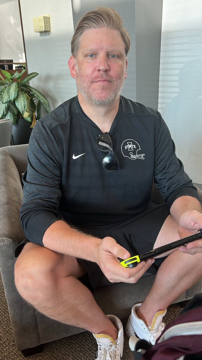 KayceSmith's tweet photo. just walked into Teterboro and @BFW is already proudly wishing for death in Iowa City today. 😂 https://t.co/gPrdMUGGVk