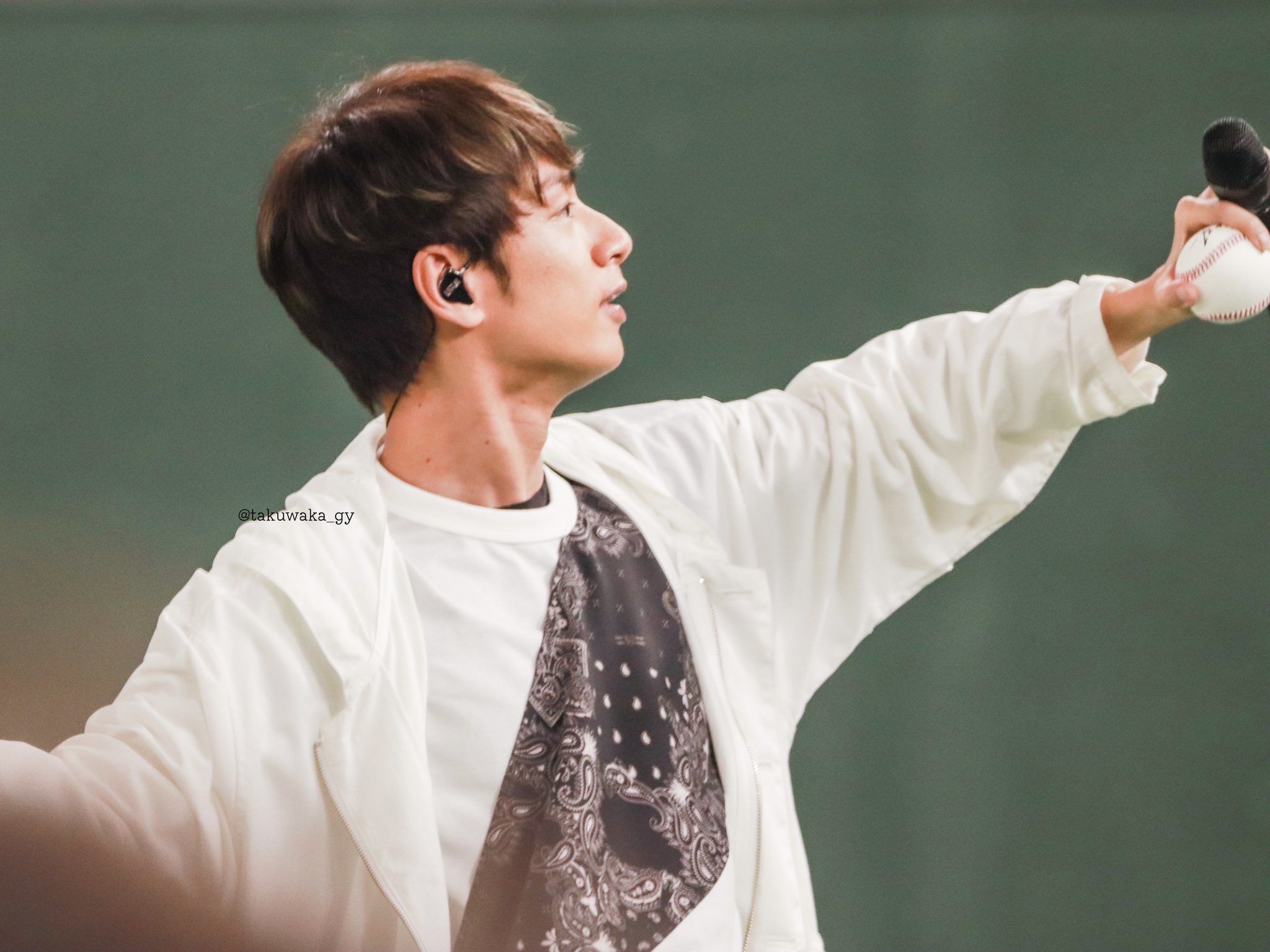 FcS4tQCakAIfiXW?format=jpg&name=large