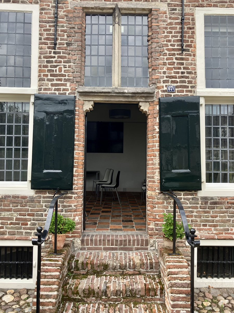 armendepoth's tweet photo. Op #openmonumentendag opent hofje De Armen de Poth de deuren. Kom kijken en geniet van dit unieke plekje in #Amersfoort. https://t.co/pb3UiRMGN5