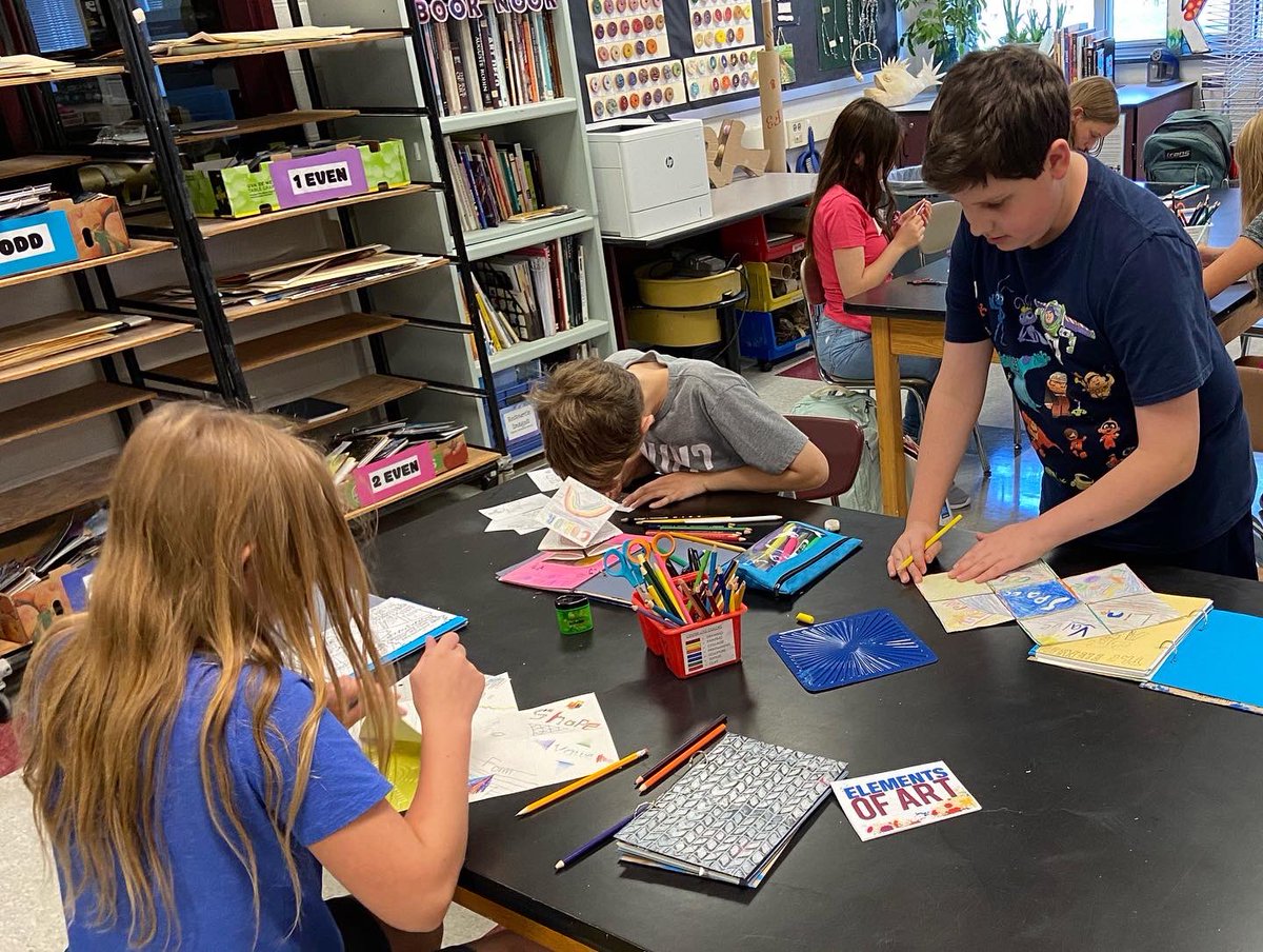 RuppMMS's tweet photo. Working hard on explosion books in 7th grade. Great way to remember the Elements of Art!
*what’s even better? When kids use this paper folding technique in other classes as a study guide!🤩
#masdproud #masdpride #mmsfaa https://t.co/Pi6Itckvfh