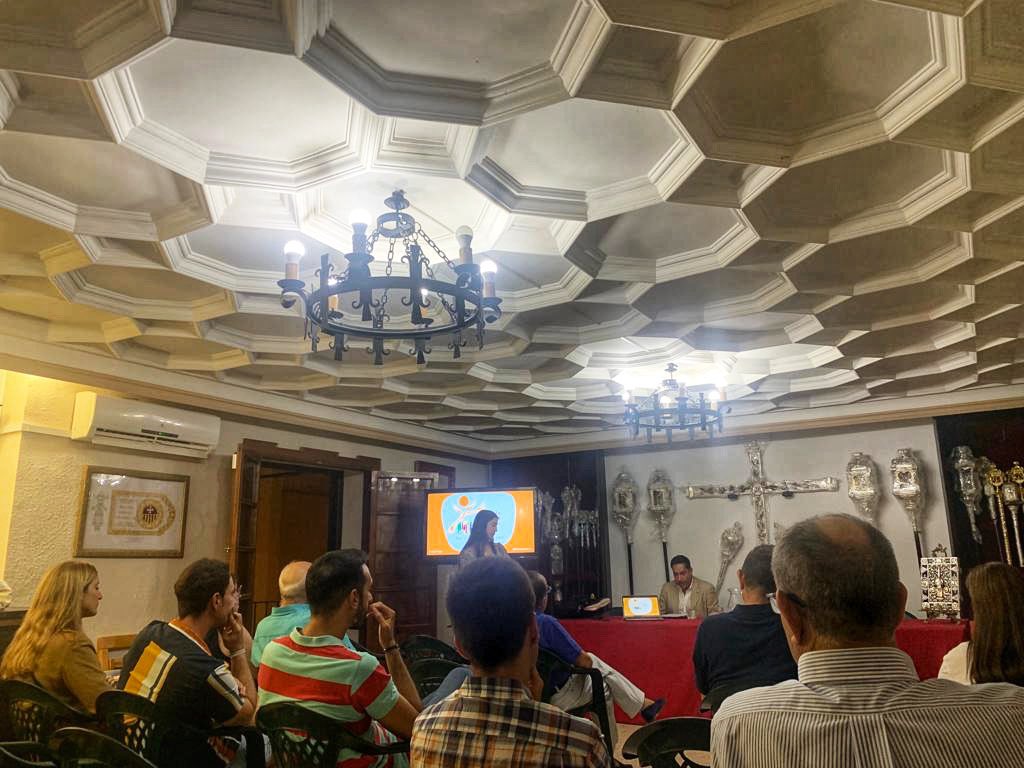 HdadHumildad's tweet photo. 🗣 #CHARLASFORMATIVAS |
Queremos agradecer a Dª Paula Vega (@llamameyumi19) la charla formativa del día de ayer ayudándonos a profundizar en el significado del Sínodo, bajo el título “Por una iglesia sinodal”.
#CofradíasMLG https://t.co/a8GEjGA9yG