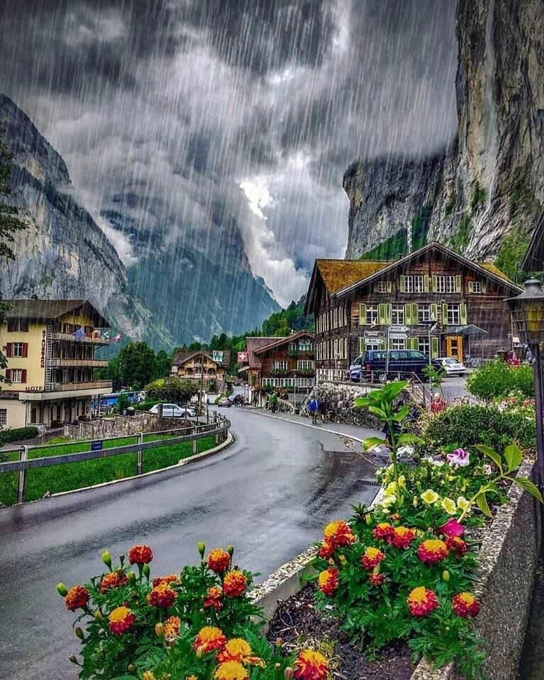 SiddikaShanaz's tweet photo. A Rainy day https://t.co/gZfPLJmbqP