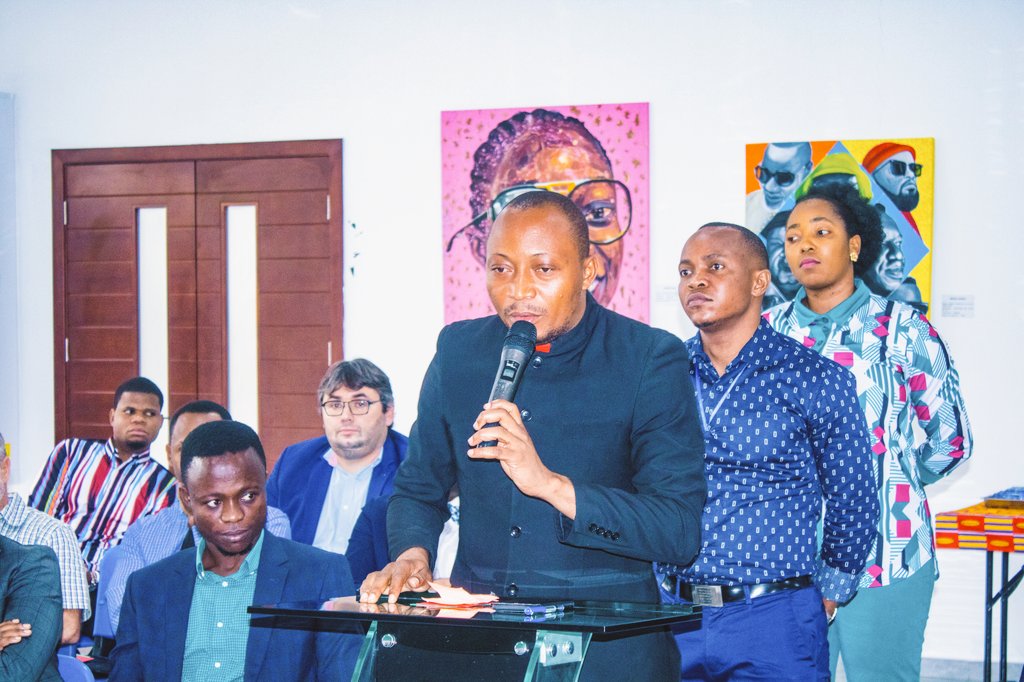 JECUD_RDC_'s tweet photo. #RDC #ELECTIONS #AMBASASSADE_BELGIQUE #LYREC #BILENGE_NA_MAPONAMI
L'ONG JECUD-RDC a participée activement et avec enthousiasme au Café Électoral organiser par l'ambassade de la Belgique en RDC au Centre Wallonie Bruxelle.
@J_SHABANI_Lukoo
@juvenalmunubo
@Presidence_RDC https://t.co/l2az776RGg