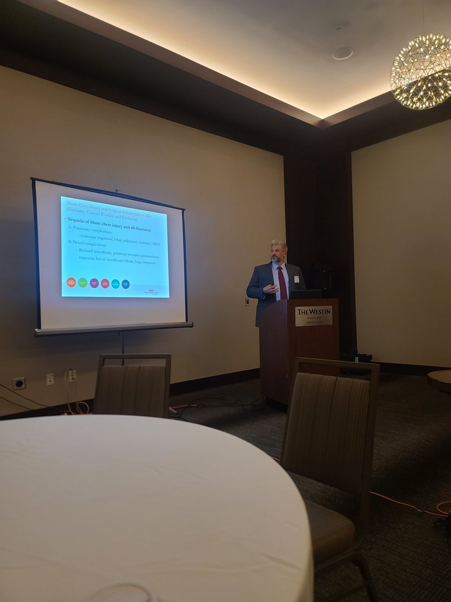Dr. Eric Shurtleff presenting on blunt chest wall injury and surgical rib fixation at the Maine Chapter, American Coolege of Surgeons meeting #PortlandME #MEACS <a href="/MaineMedSurgery/">MaineMedSurgery</a> <a href="/MaineMedVasc/">Maine Medical Center Vascular Surgery</a> <a href="/Mainetraumadoc/">Elizabeth Mindorff-Turner</a>