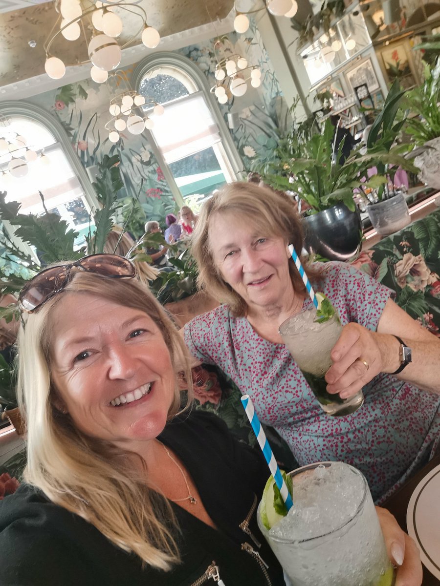 bishylicious's tweet photo. Pilates and then brunch with this one.... Perfect Saturday morning 💕 #workmum #goodfriends #specialtimes #theivyexeter https://t.co/a1uG0JyFt6