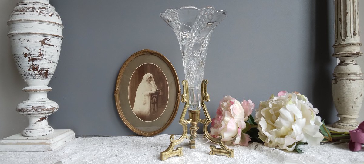 Voiledelin's tweet photo. Antique vase tulipier en bronze et cristal, vers 1900 https://t.co/L1UVS4bP3W   #vasejugenstil #tulipierencristal #decorationflorale #antiquevasetulipe #antiquevaseconecristal #vasecornetartdeco #vasecornetartnouveau #tulipiercristalartdéco #tulipiercristalartnouveau https://t.co/jTVoar6tNu