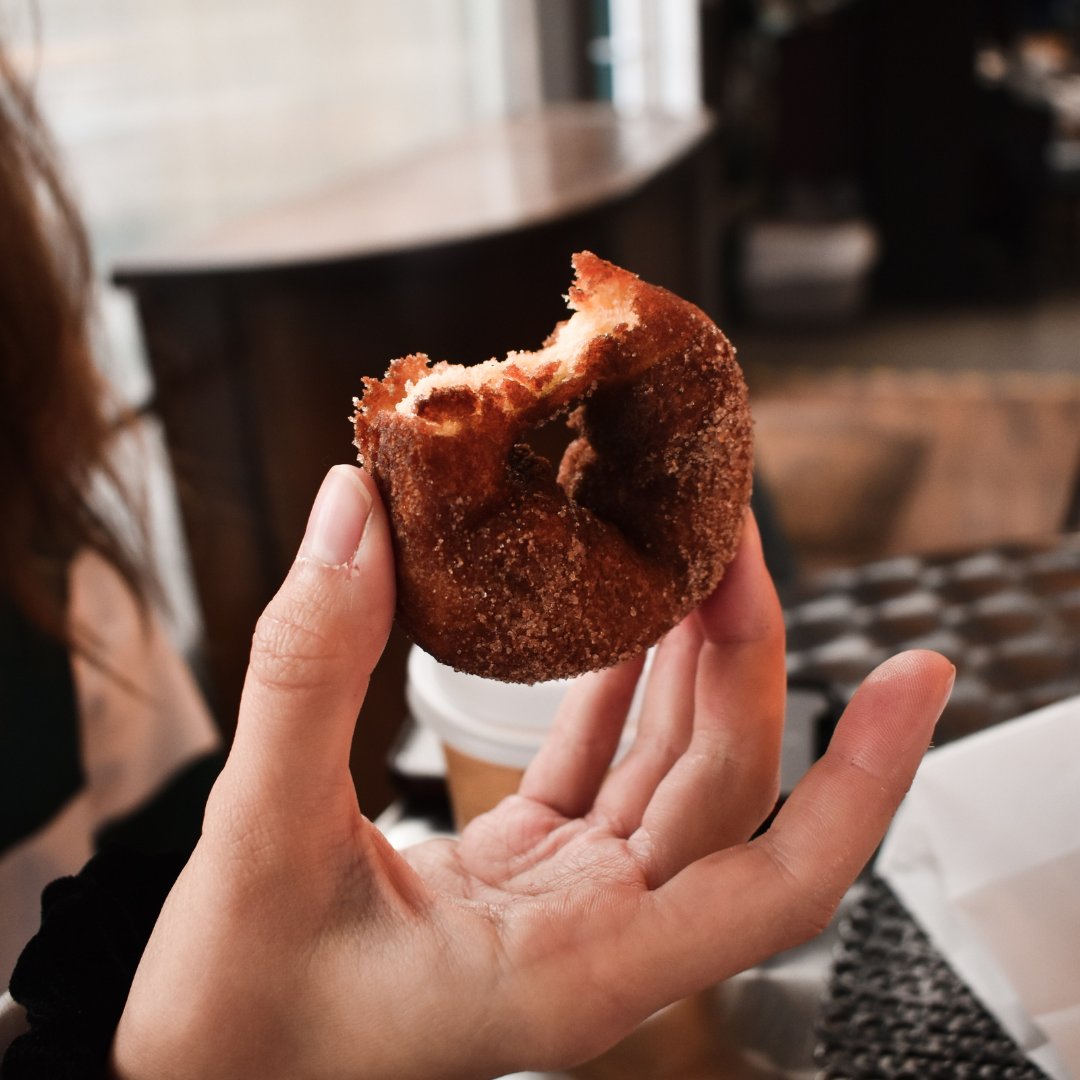🏈 What could be better than a Michigan game day?⁠
Donuts and cider from any of our dining halls!⁠
. . .⁠
✨ Head to the dining halls before the game day to grab a bit to eat!⁠
💙 South Quad, East Quad, and Mosher-Jordan will be open from 8 am - 8 pm!⁠