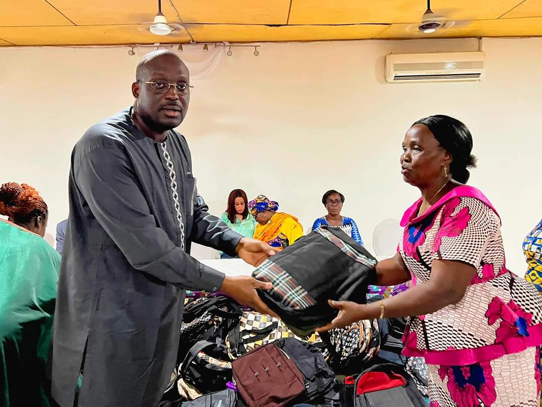 stephane_kipre's tweet photo. J’ai procédé, ce mardi 06 sept.à Daloa, au lancement de l’opération « 10.000 kits scolaires pour les enfants du Haut-Sassandra ». 
J’aimerais remercier les 52 associations de femmes qui ont répondu présent ce jour pour cette cérémonie de lancement. 

PSK https://t.co/axz4mCIPbF