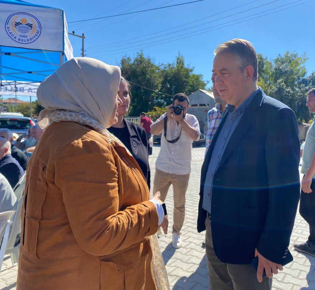 aysekesir's tweet photo. 📍Çorum, Alaca

Uzun süre birlikte çalıştığımız önceki dönem Ankara İl Başkanı ve milletvekilimiz Murat Alpaslan’ın anne acısını paylaşıyorum.

Son yolculuğuna uğurladığımız Satı teyzemize Allah’tan rahmet; Alpaslan ailesi ve yakınlarına başsağlığı diliyorum. Mekânı cennet olsun. https://t.co/ZAE2Uo4HMZ