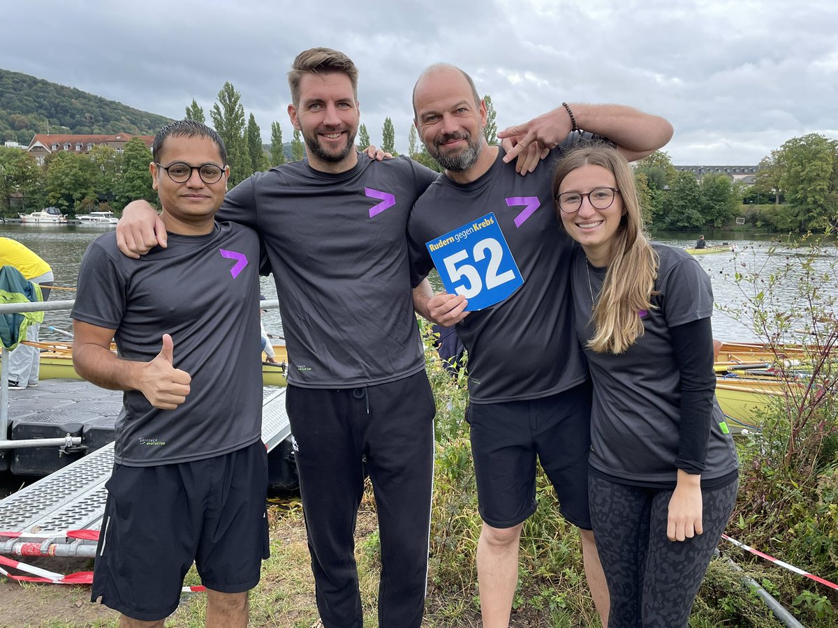 StruemperS's tweet photo. The #ASWHCM team is ready to go 🌊🚣♂️📣
#heidelberg #ruderngegenkrebs #accenturemoments #WeAreASWHCM #HCMrow #rowingagainstcancer #AccentureDACH https://t.co/9TGLlNYoIo
