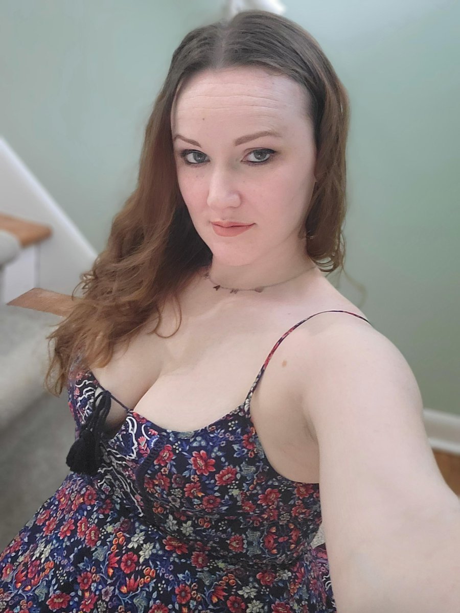 BonerMaterial2's tweet photo. I love romantic movies, reading and walks on the beach and don't forget the cock sucking.. this is me.. follow https://t.co/TiJc7lOvOV