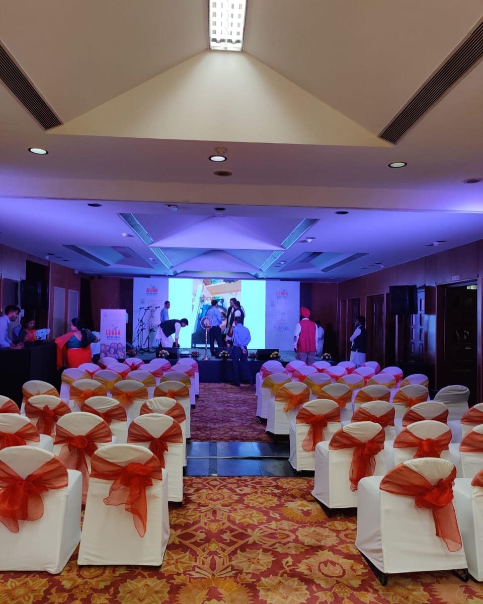 events_showcase's tweet photo. A fantastic fund raiser event yesterday for @Gyanoday1 along with the phenomenal: Nizami Bandhu LIVE
@NizamiBandhu
#event #fundraiser #qawaalinight #artists #music #liveevent #curations #showcaseevents #showcasestudio https://t.co/DtKrEVzrY1