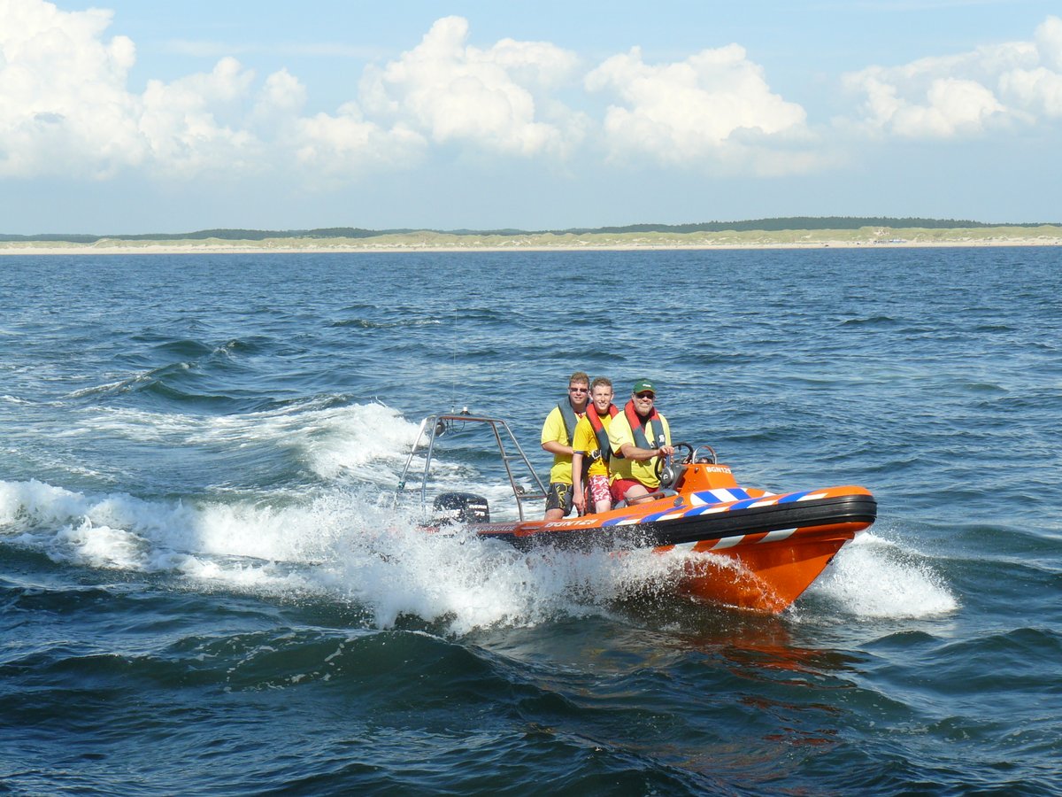 #Reddingsbrigade #Dijkenwaard blij met nieuwe boot. Lees het artikel in het nieuwsblad Dijk en Waard editie. bit.ly/3Df2q83