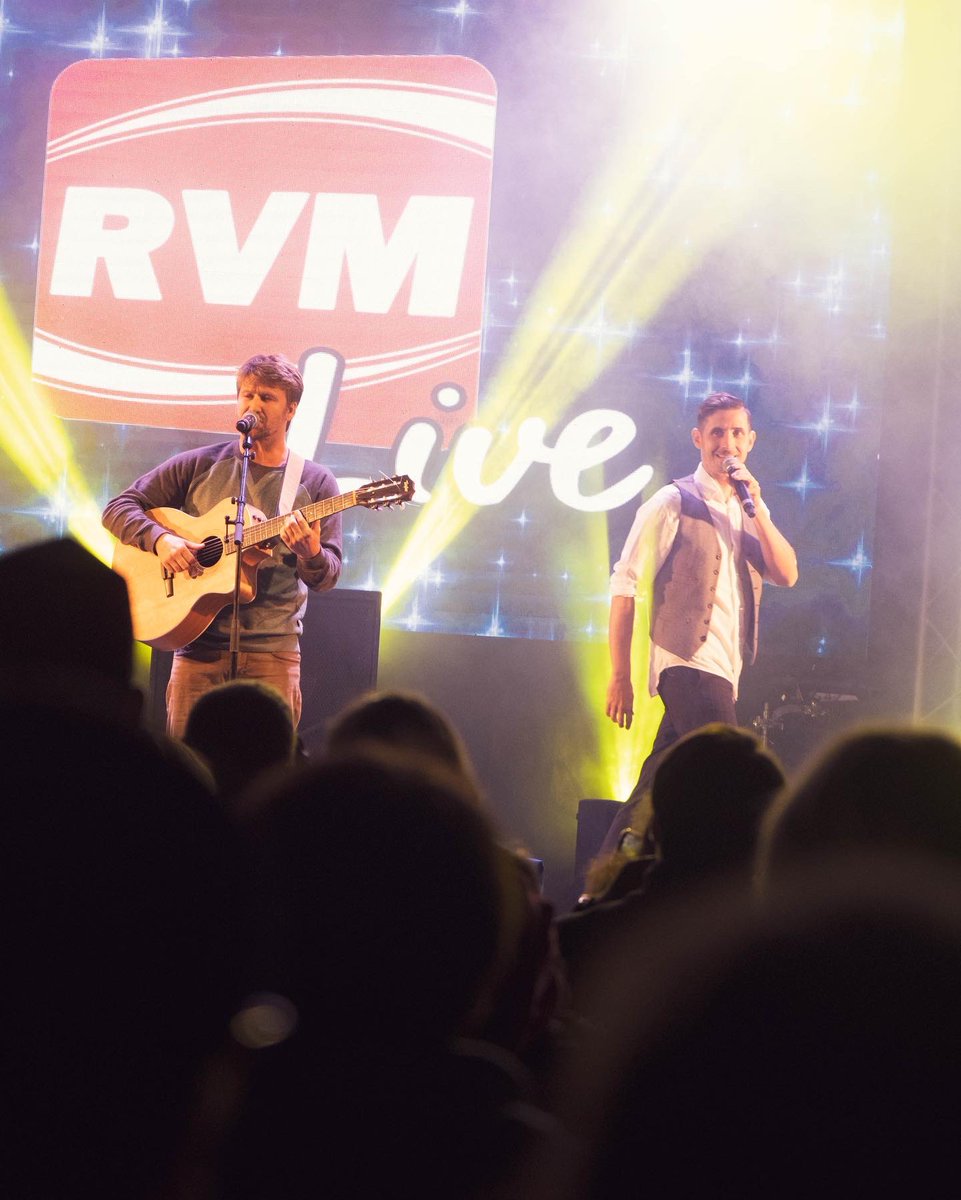 FoiredeSedanoff's tweet photo. 🎶RVM LIVE🎶

Retour sur cette première soirée de folies avec le plateau d’artistes proposé par RVM!🔥
Merci à tous pour ce beau moment et on remet ça aujourd’hui à partir de 17h00!🤩
#foiredesedan #foiredesedan2022 #foire #sedan #ardennes #concert #foirelivesession #rvmlive https://t.co/EgG6pzTPVr